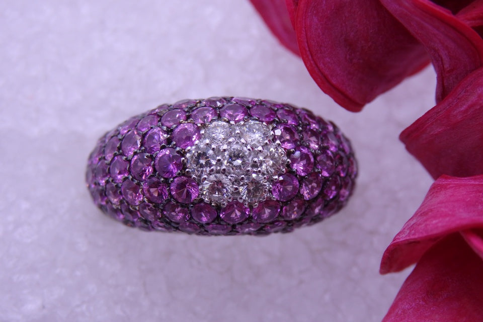 Anillo con  brillantes y zafiros rosa